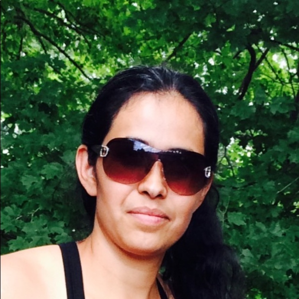 Meet your Posher, Delmy